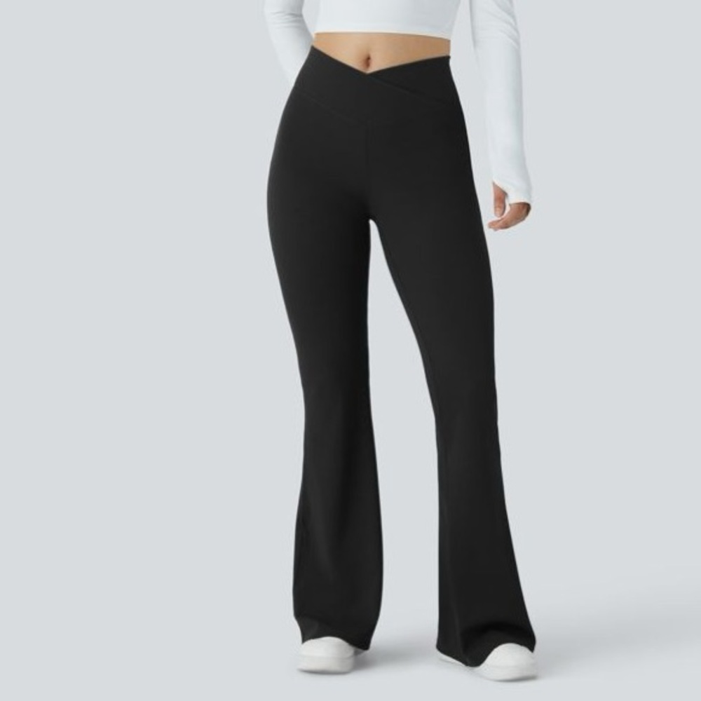 HALARA Crossover Waffle Black Flare Pants